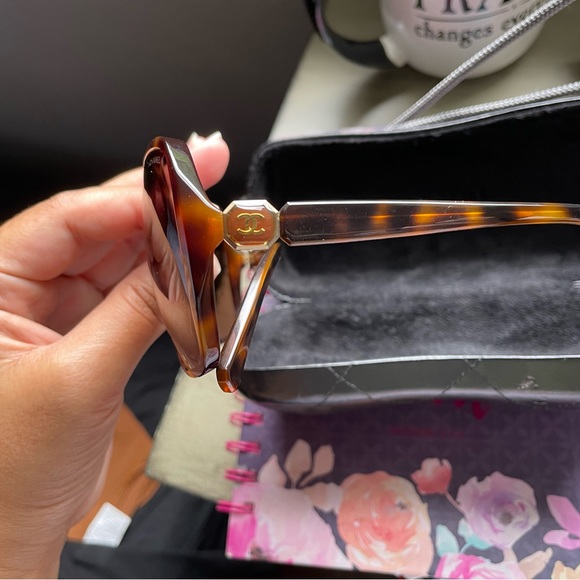 CHANEL SHADES - Picture 2 of 4